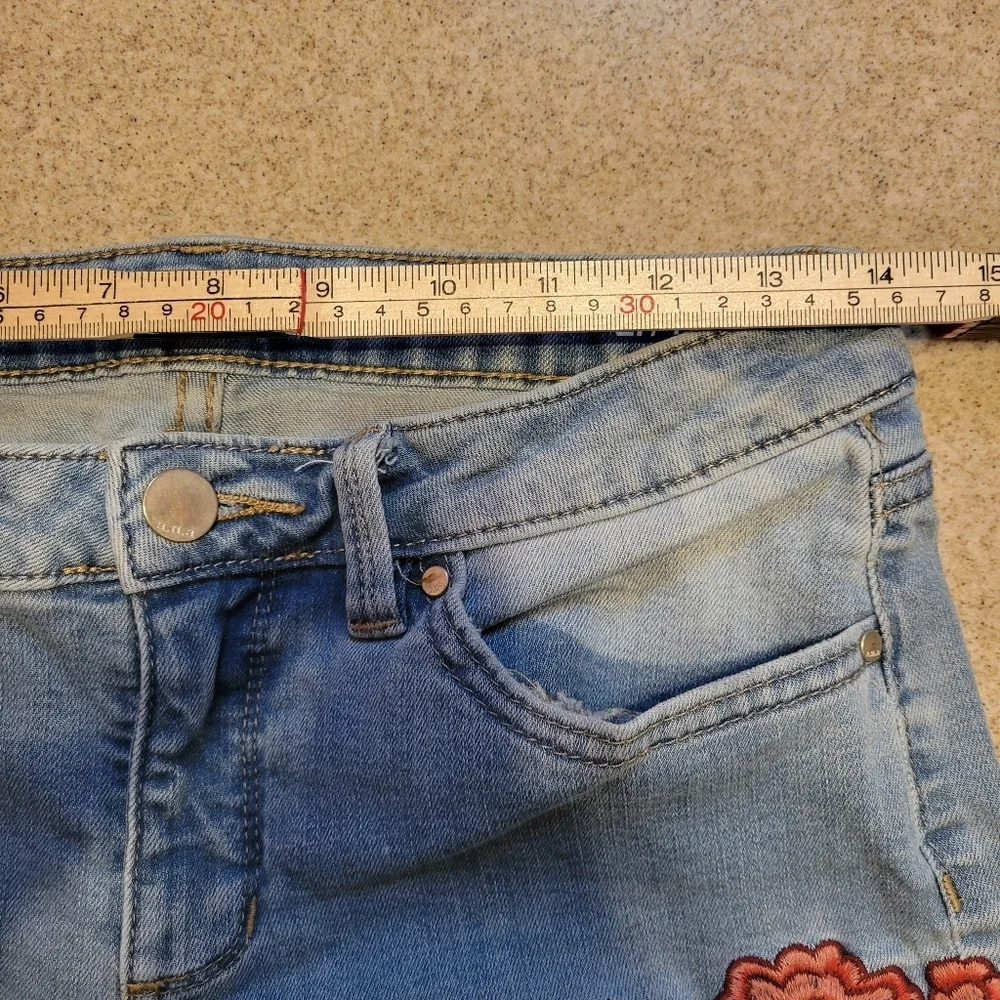 a.n.a Skinny Ankle Floral Embroidery Light Wash Denim Jeans Size 27